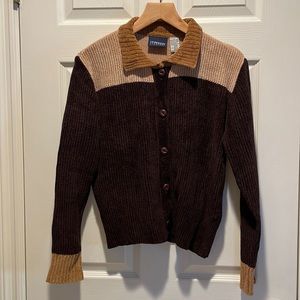 Cozy and cute! SOFT chenille brown and tan cardi